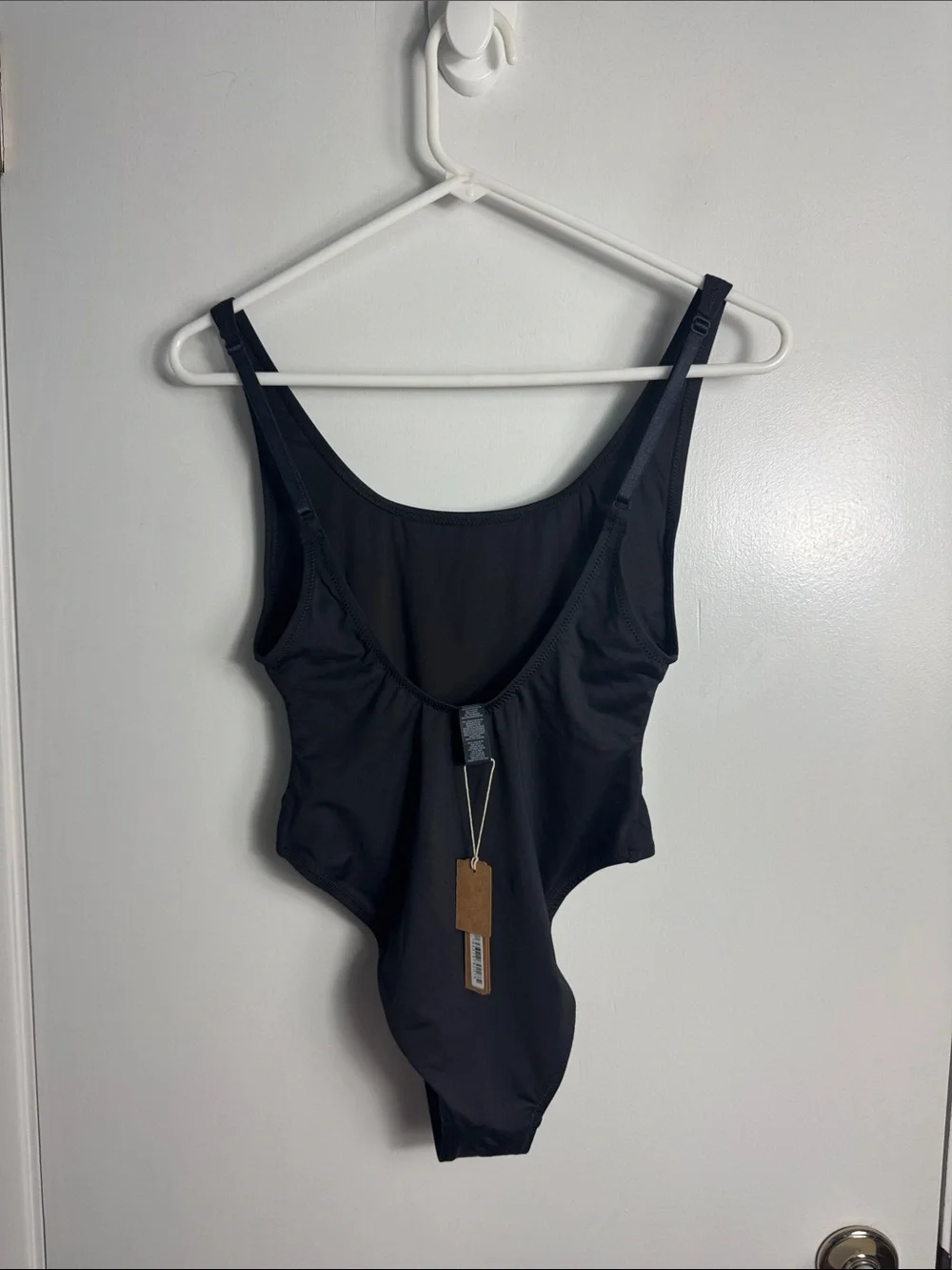 NWT Skims Recycled Swim Scoop Neck One piece Swimsuit Size Medium Black